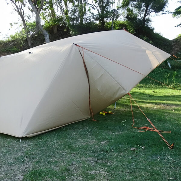 Tarp multifonctionnel pour randonneurs
