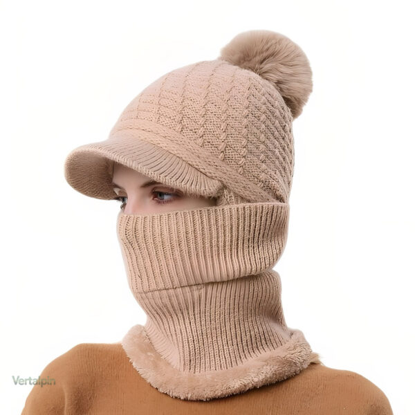 Casquette et écharpe : style et chaleur réunis