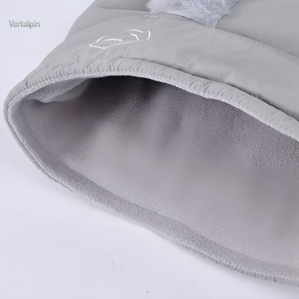 Cagoule avec protection contre le vent et le froid