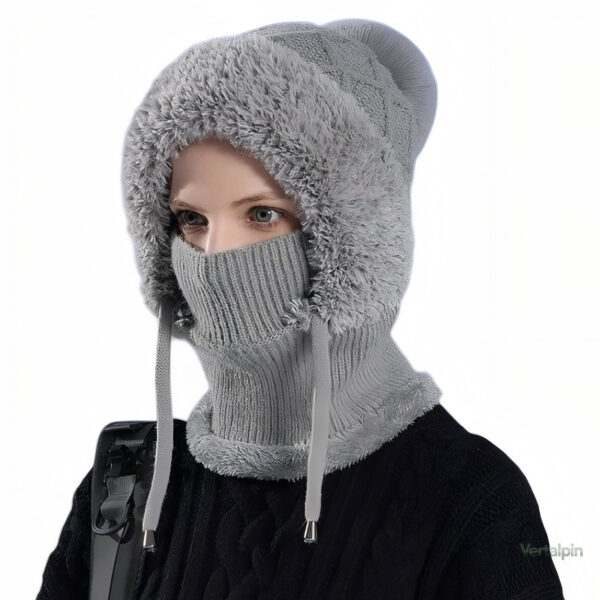 Cagoule polyvalente pour toutes les activités extérieures