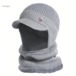 Casquette moderne avec cagoule intégrée, élégante