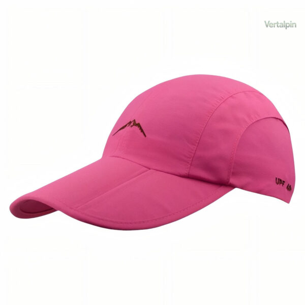 Casquette outdoor avec propriétés imperméables pour les aventuriers