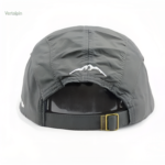 Casquette légère et imperméable pour les randonnées en montagne
