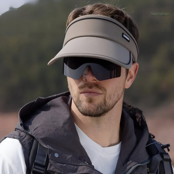 Chapeau avec visière et lunettes, polyvalent et stylé