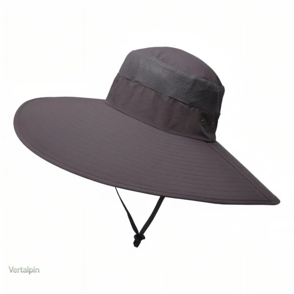 Chapeau pratique pour les aventuriers
