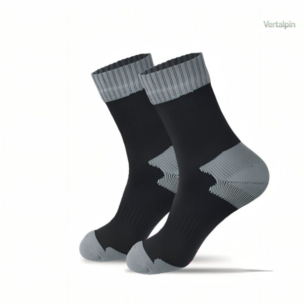 Modèle de chaussettes étanches pour les randonnées
