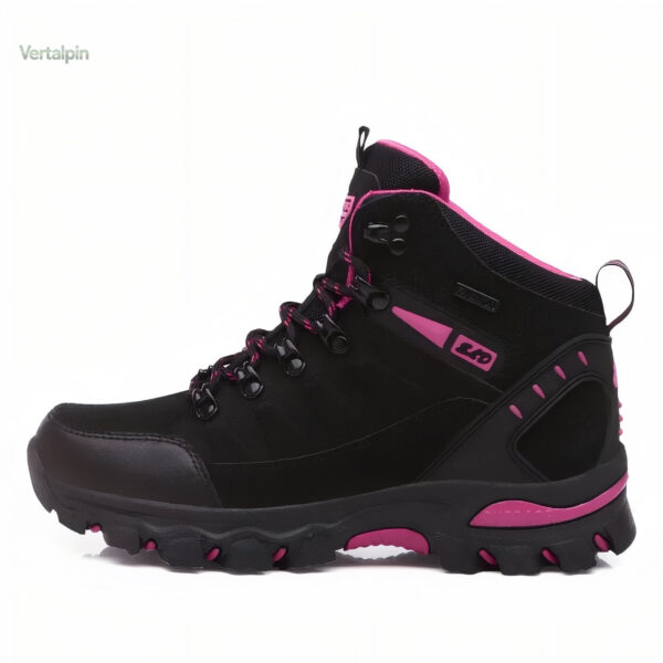 Conçues pour les femmes, ces chaussures de randonnée offrent robustesse