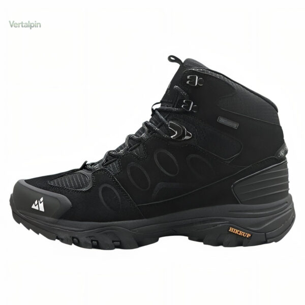 Chaussures homme adaptées aux terrains accidentés