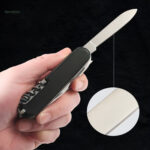 Outil de survie compact pour les aventures en plein air