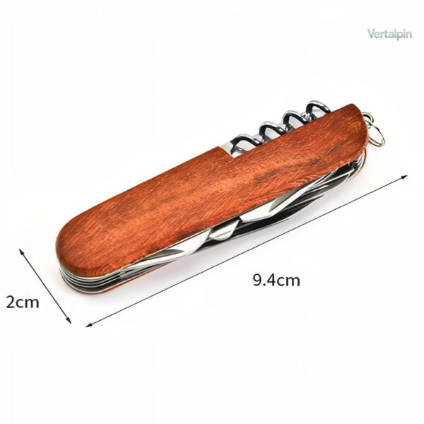 Accessoire de randonnée : couteau suisse en bois