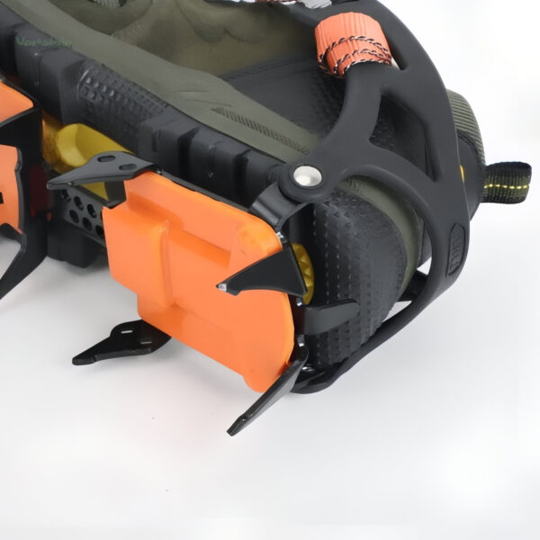 Crampons pour randonnée, adaptés aux conditions difficiles d'hiver