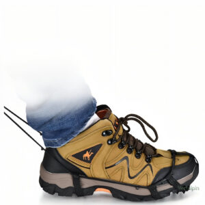 Accessoire de randonnée avec crampons pour terrain glissant