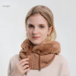 Écharpe femme avec capuche pratique pour le trekking