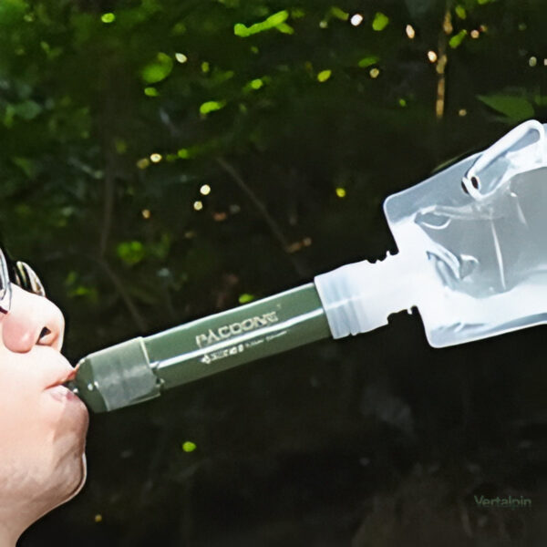 Équipement léger de filtration d'eau pour aventuriers