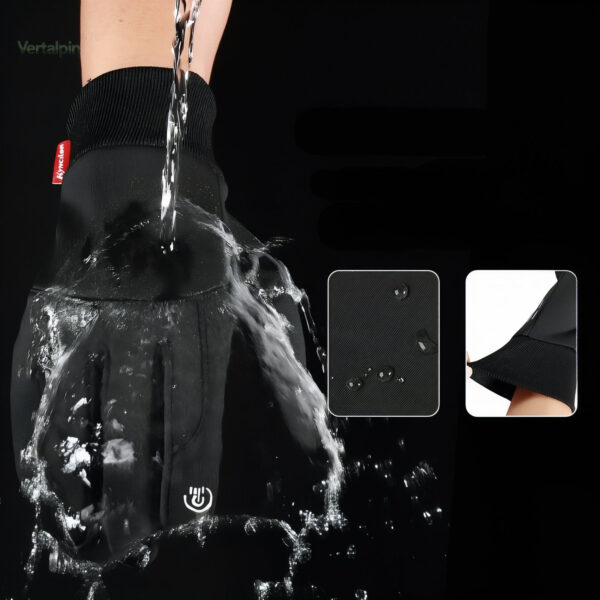 Gants de randonnée adaptés à l'utilisation de smartphone