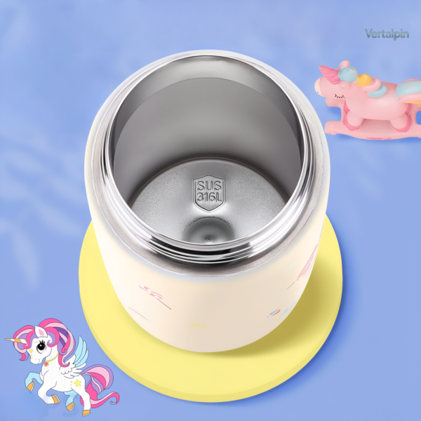 Modèle de gourde enfant avec design lion amusant
