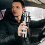 Gourde 1L en inox, design fonctionnel pour les amateurs de trekking