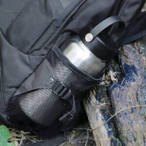 Gourde inox légère pour les treks en plein air