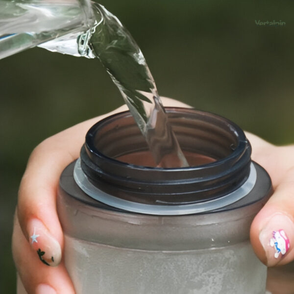 Bouteille d'eau souple pour les excursions en plein air