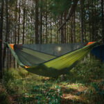 Accessoire de bivouac : hamac avec moustiquaire