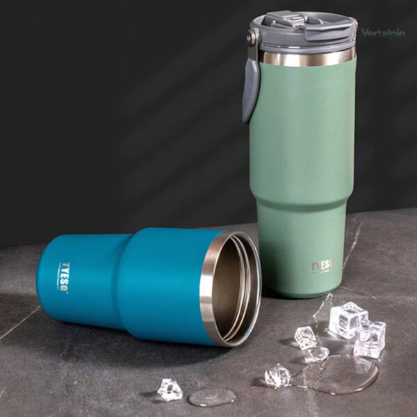 Mug de randonnée avec bec pour faciliter la boisson