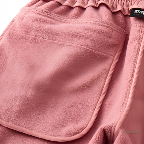 Pantalon femme adapté aux randonnées hivernales