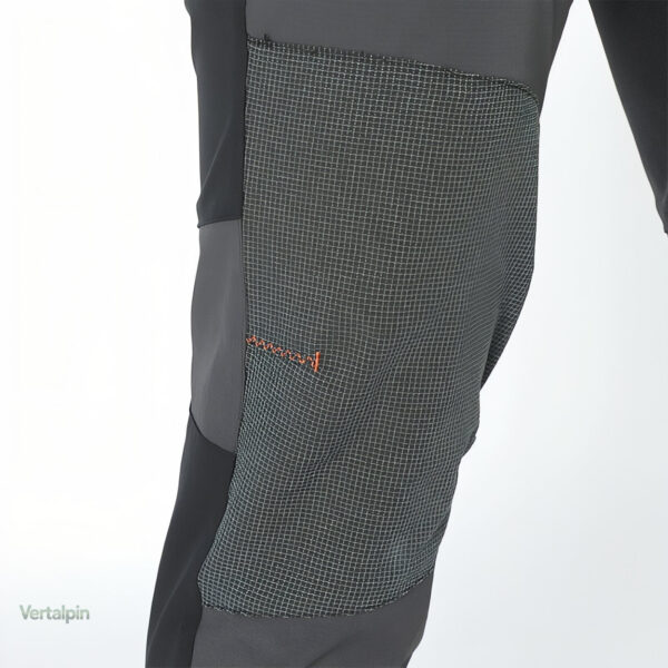 Vêtement de trek homme en stretch