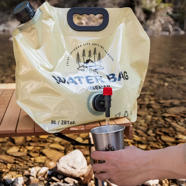Accessoire essentiel pour trekking : poche à eau de 8L