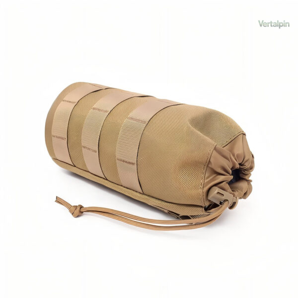 Accessoire essentiel pour randonneurs, porte gourde