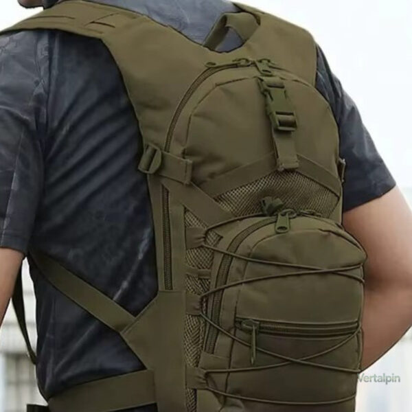 Sac à dos résistant adapté aux conditions extérieures
