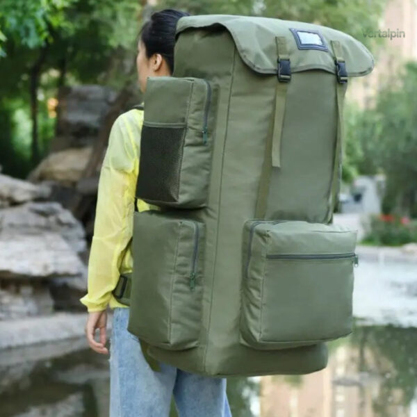 Grand sac à dos de randonnée pour homme en voyage