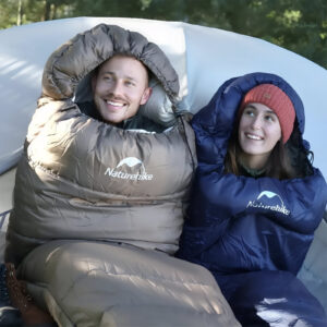 Sac de couchage marron, conçu pour toutes saisons