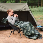 Sac de couchage compact avec design camouflage