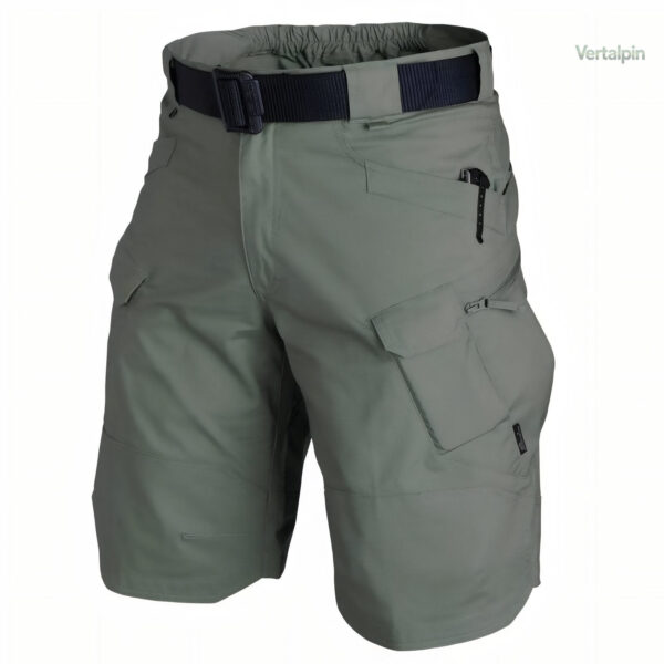 Short homme avec plusieurs poches fonctionnelles
