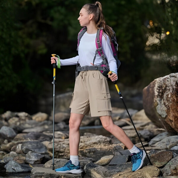 Short femme long adapté aux randonnées en montagne