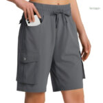 Short femme pour randonnées estivales, pratique et confortable