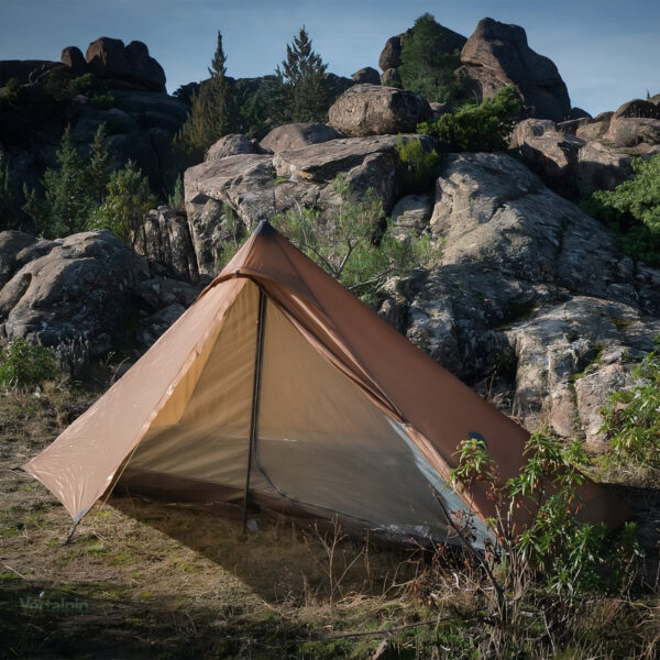 Tente légère Trek : idéale pour le camping solo