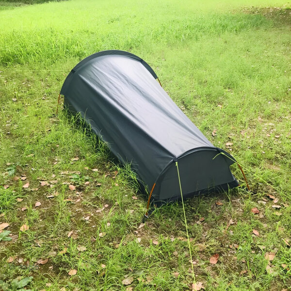 Tente de randonnée ultra légère pour escapade solo