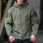 Veste de randonnée légère et résistante à l'eau