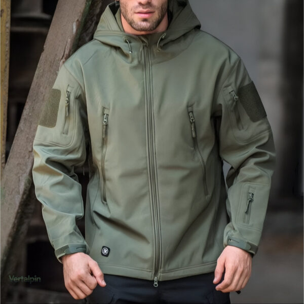 Veste de randonnée légère et résistante à l'eau