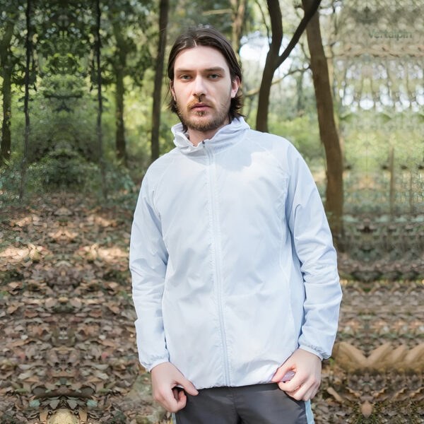 Veste de randonnée, design léger et résistant à l'eau