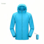 Veste légère pour les randonnées à la pluie