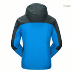 Veste de randonnée, idéale pour les conditions humides