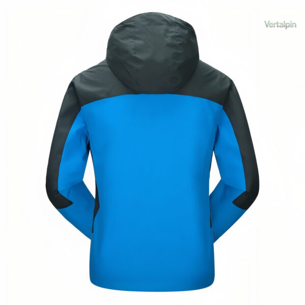 Veste de randonnée, idéale pour les conditions humides